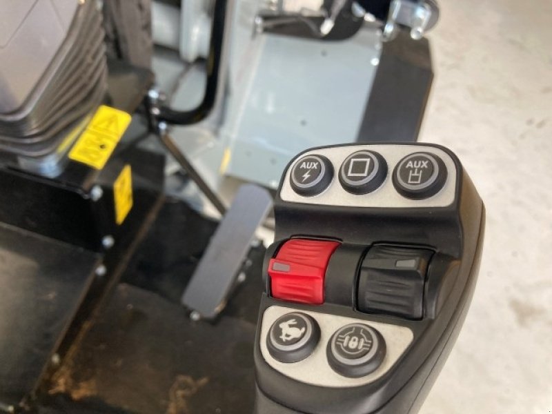 Kompaktlader of the type GiANT G2700E HD minilæsser på el, Gebrauchtmaschine in Farsø (Picture 6)