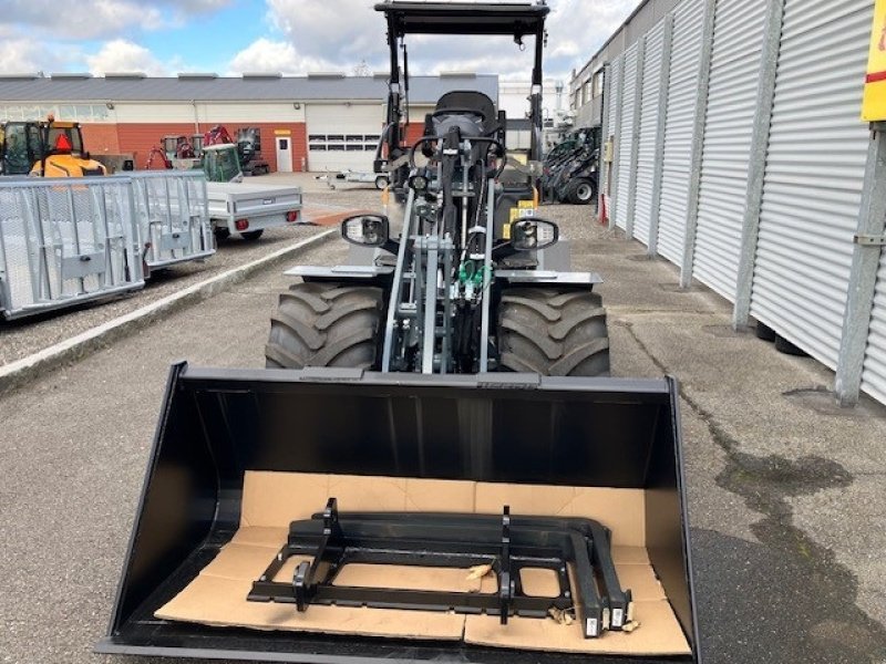 Kompaktlader des Typs GiANT G2700E x-tra G2700 E xhd, Gebrauchtmaschine in Nørresundby (Bild 4)