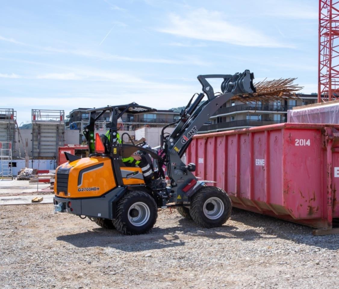 Kompaktlader of the type GiANT G2700HD PLUS, Gebrauchtmaschine in Hadsten (Picture 1)