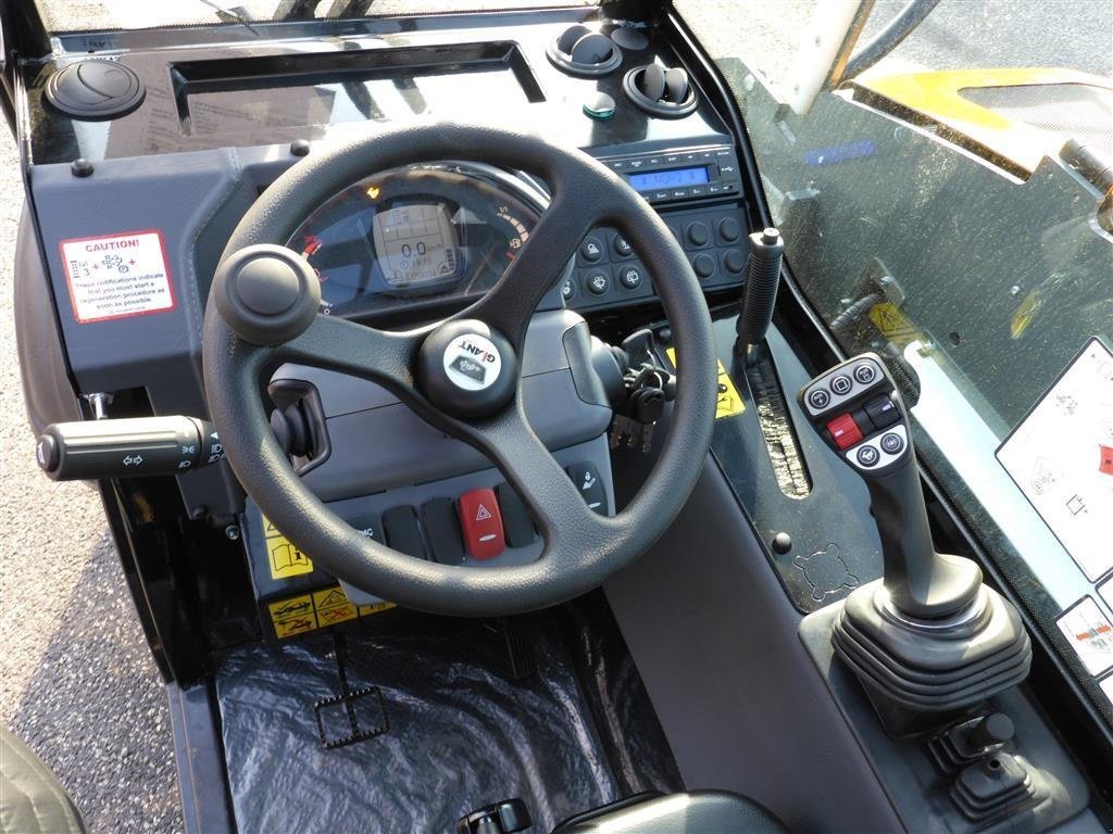 Kompaktlader des Typs GiANT GT5048, Gebrauchtmaschine in Nørresundby (Bild 4)