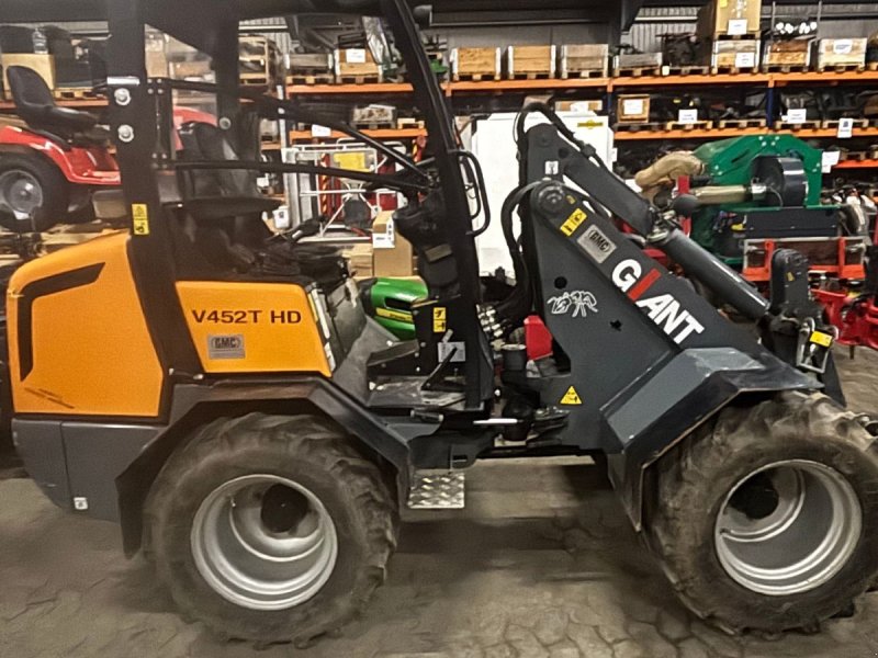 Kompaktlader tip GiANT V452T HD med front- & bagrude, Gebrauchtmaschine in Glamsbjerg (Poză 1)