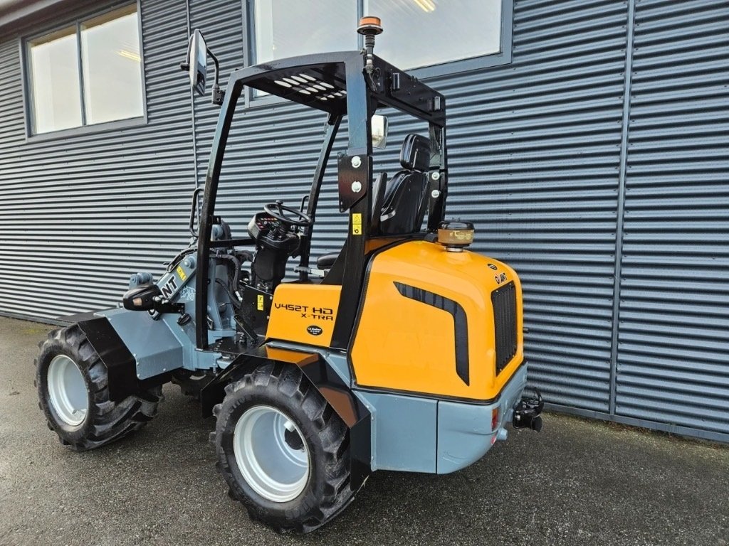 Kompaktlader des Typs GiANT v452t hd xtra, Gebrauchtmaschine in Fårevejle (Bild 6)