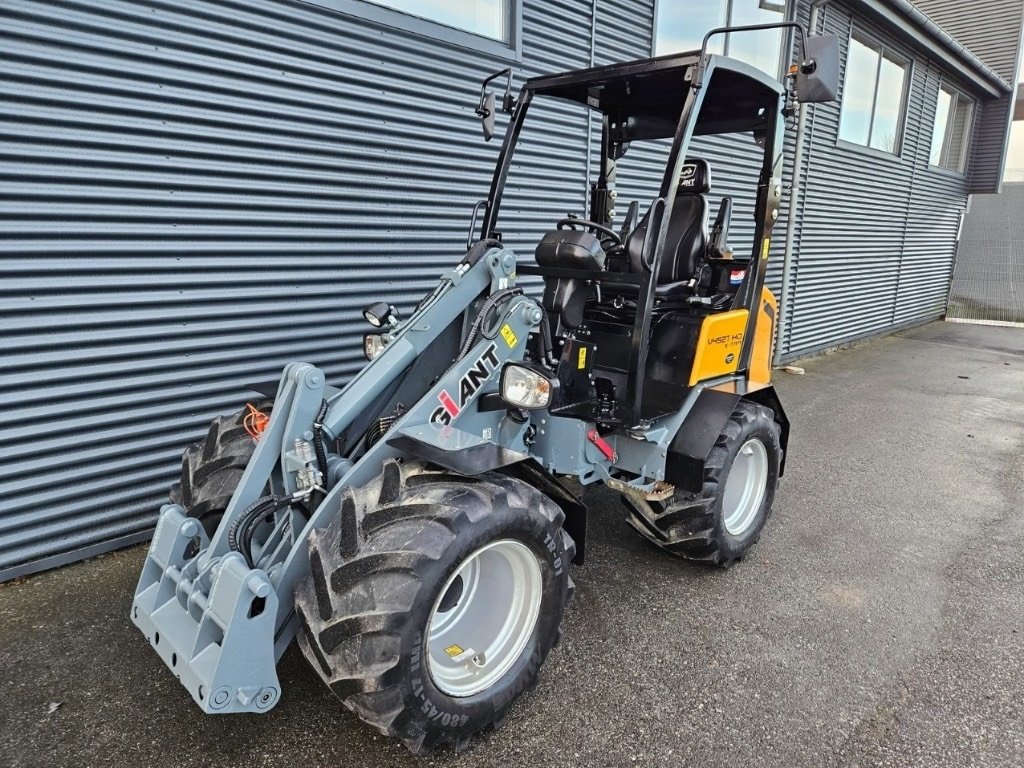 Kompaktlader des Typs GiANT v452t hd xtra, Gebrauchtmaschine in Fårevejle (Bild 4)