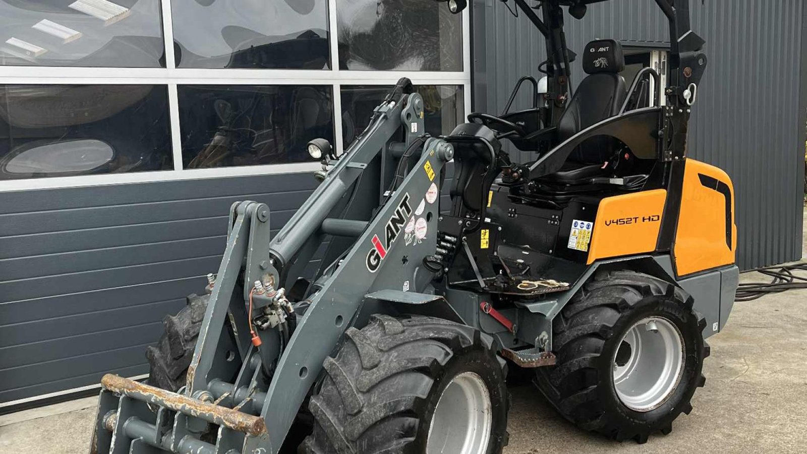 Kompaktlader des Typs GiANT V452T HD, Gebrauchtmaschine in Føvling (Bild 3)