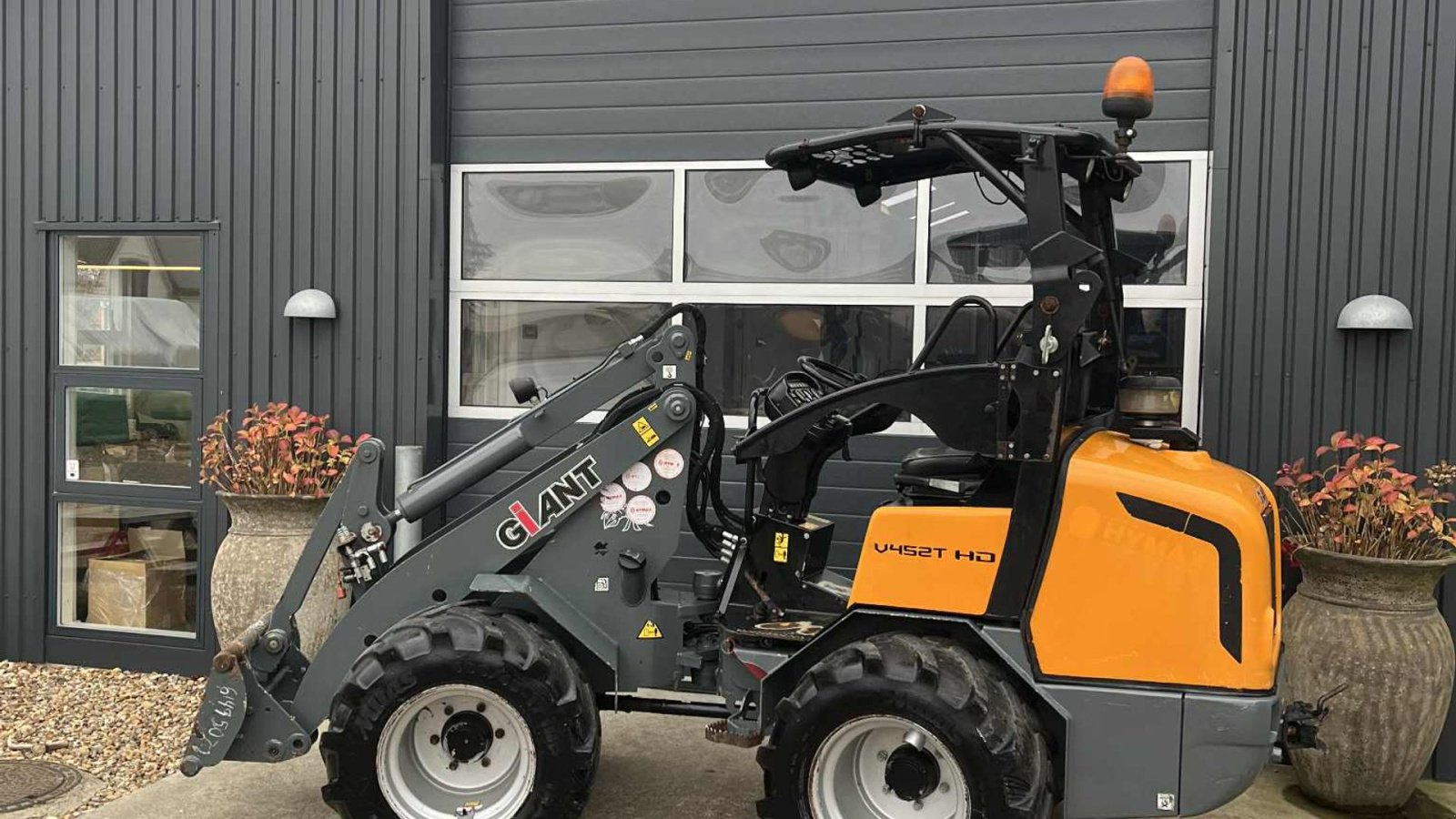 Kompaktlader des Typs GiANT V452T HD, Gebrauchtmaschine in Føvling (Bild 2)