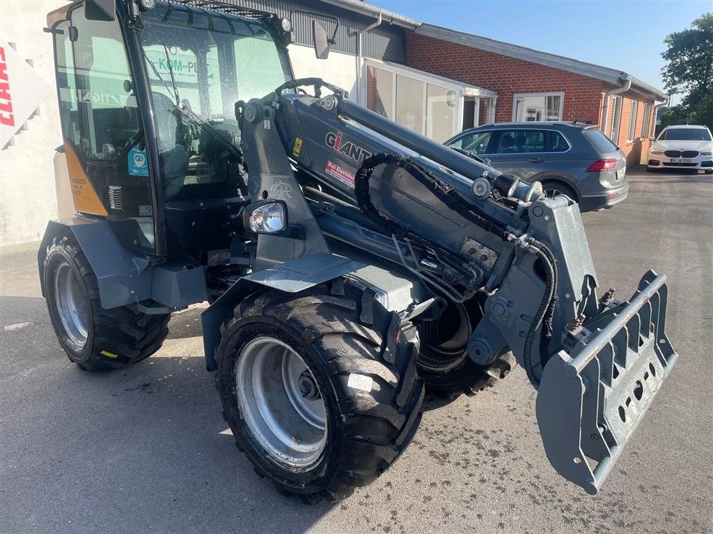 Kompaktlader of the type GiANT V5003 Tele HD Teleskop, Gebrauchtmaschine in Bredebo (Picture 1)