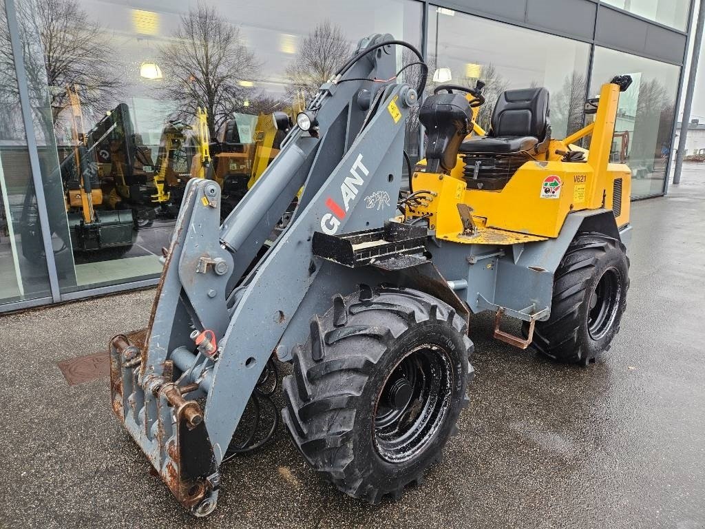 Kompaktlader от тип GiANT v621, Gebrauchtmaschine в Fårevejle (Снимка 4)