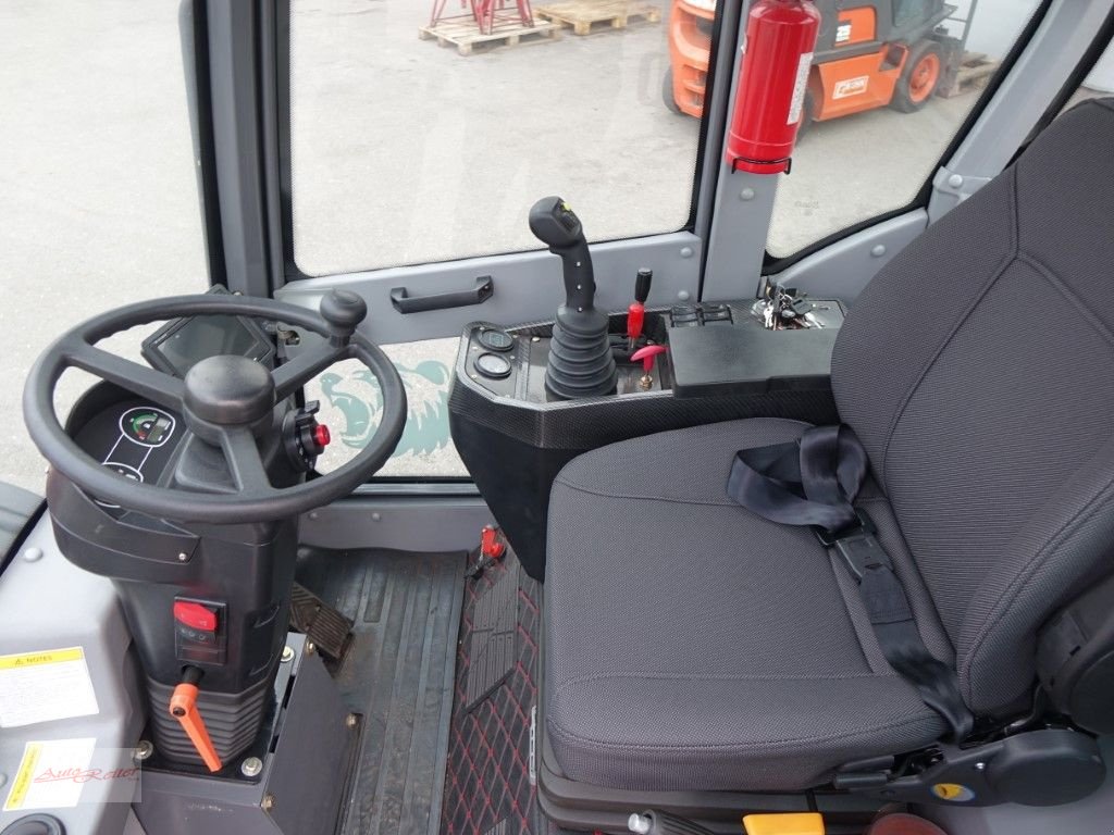 Kompaktlader of the type Grizzly 812 Hoflader 4WD  Mit 2 Jahren mobile Garantie!, Neumaschine in Fohnsdorf (Picture 11)