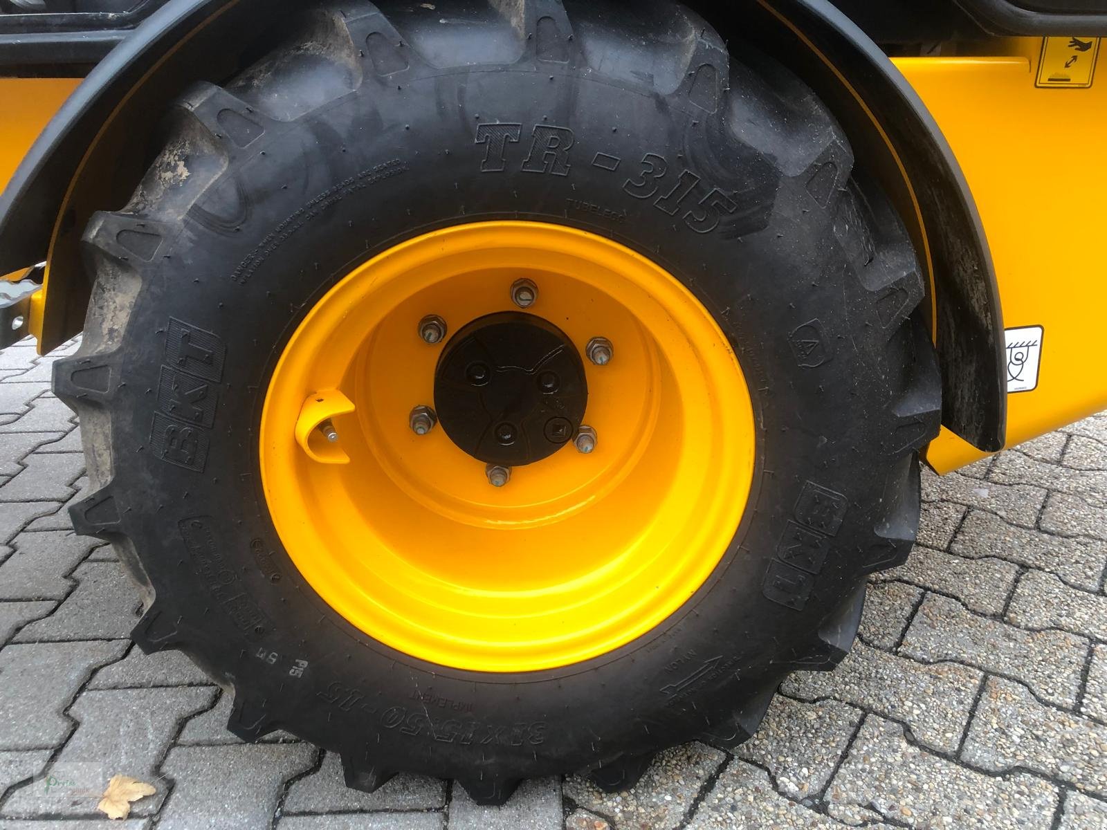 Kompaktlader of the type JCB 403 Agri Plus, Neumaschine in Bad Kötzting (Picture 11)