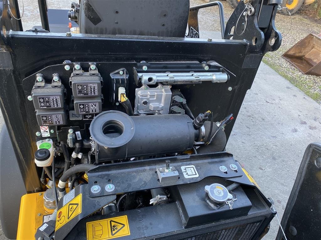 Kompaktlader of the type JCB 403 AGRI, Gebrauchtmaschine in Gudbjerg (Picture 6)