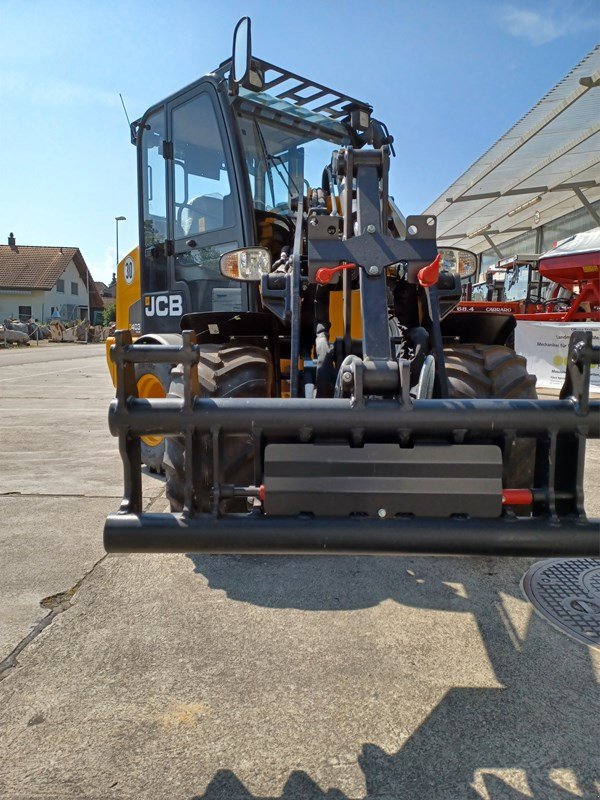 Kompaktlader of the type JCB 403 Agri, Neumaschine in Hindelbank (Picture 4)