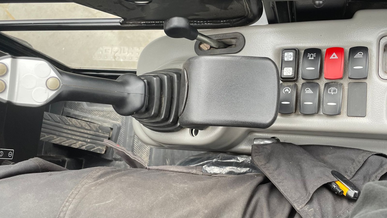 Kompaktlader des Typs JCB 403 Plus Agri Med kabine og 30 km/t, Gebrauchtmaschine in Nibe (Bild 6)