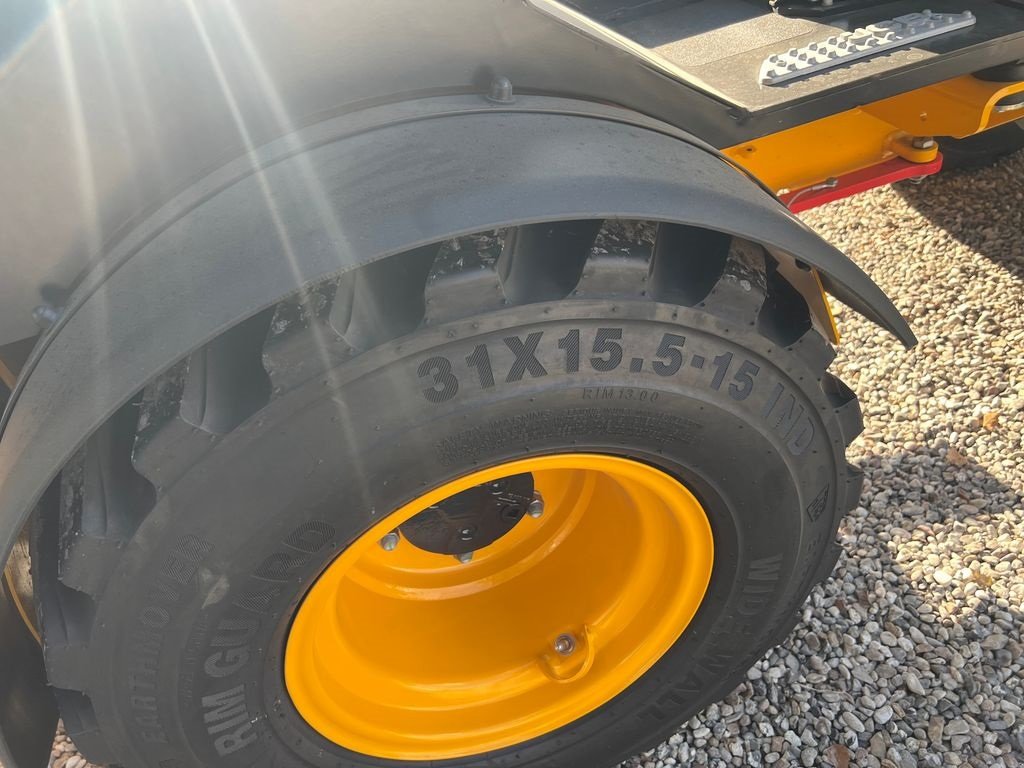 Kompaktlader des Typs JCB 403 Plus Agri, Gebrauchtmaschine in Roskilde (Bild 8)
