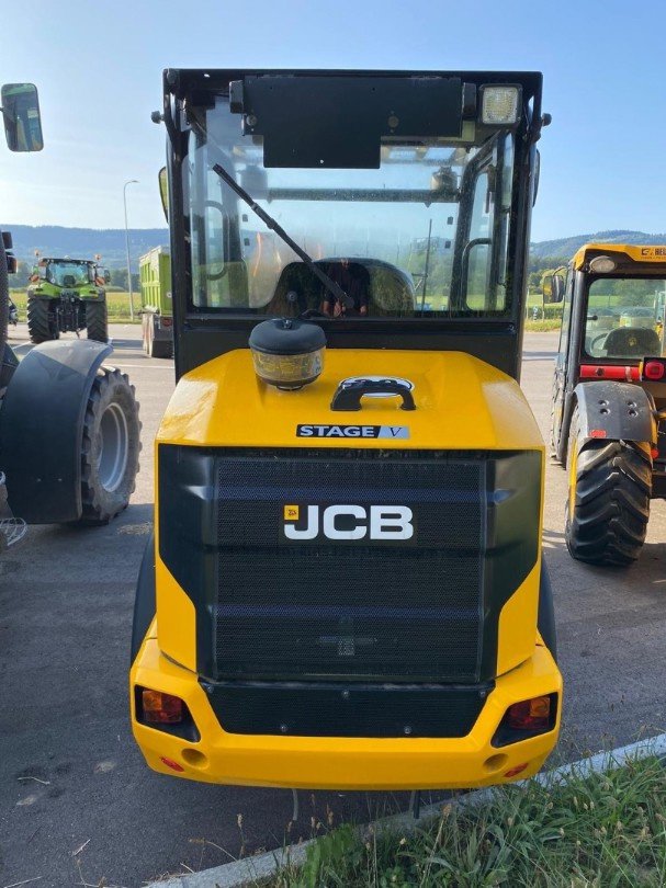 Kompaktlader des Typs JCB 403 Plus, Neumaschine in Domdidier (Bild 5)