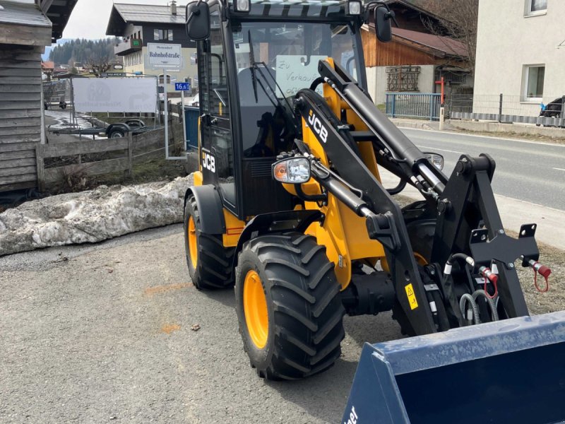 Kompaktlader des Typs JCB 403, Gebrauchtmaschine in Brixen im Thale (Bild 1)