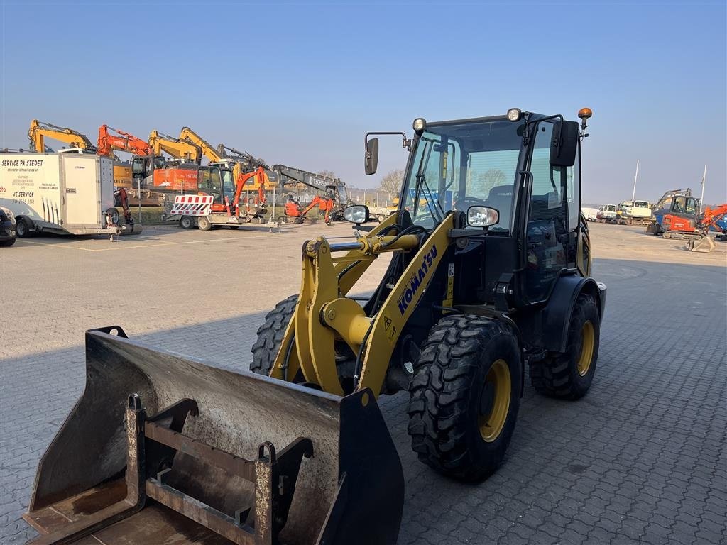 Kompaktlader of the type Komatsu WA 70 M-8E0 med skovl og gafler, Gebrauchtmaschine in Rønnede (Picture 8)