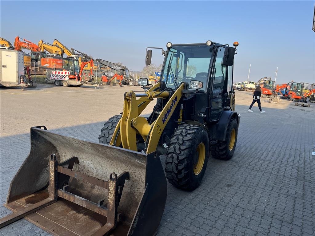 Kompaktlader of the type Komatsu WA 70 M-8E0 med skovl og gafler, Gebrauchtmaschine in Rønnede (Picture 4)