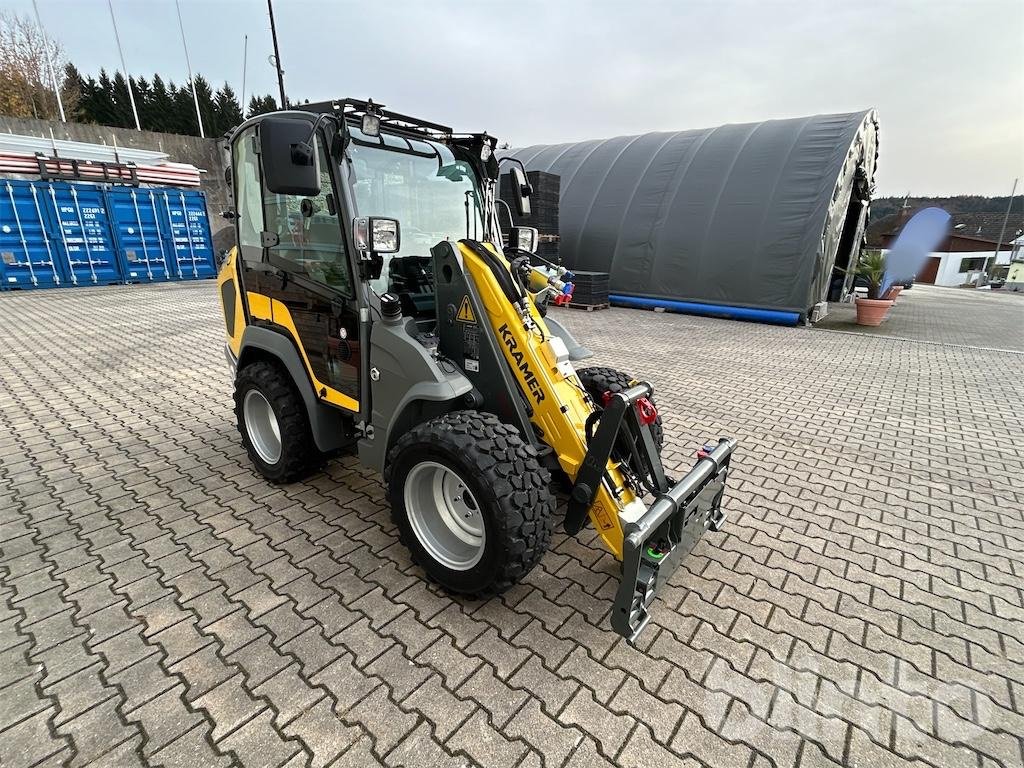 Kompaktlader des Typs Kramer 358, Gebrauchtmaschine in Düsseldorf (Bild 2)