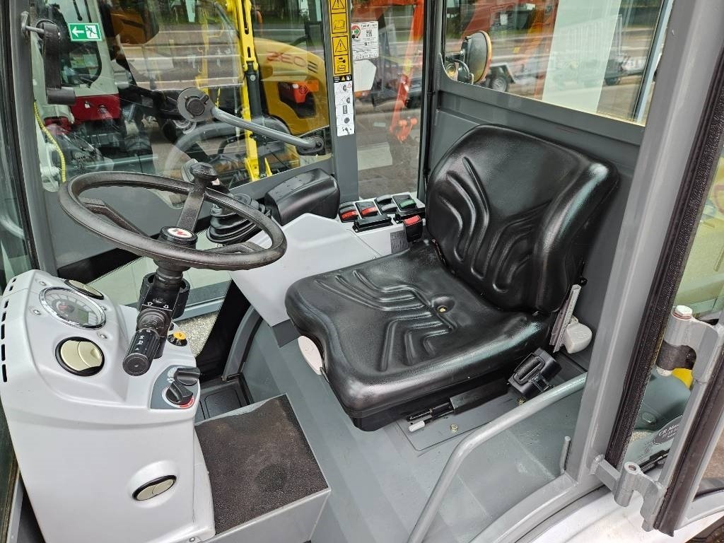 Kompaktlader типа Kramer 5035, Gebrauchtmaschine в Fårevejle (Фотография 7)