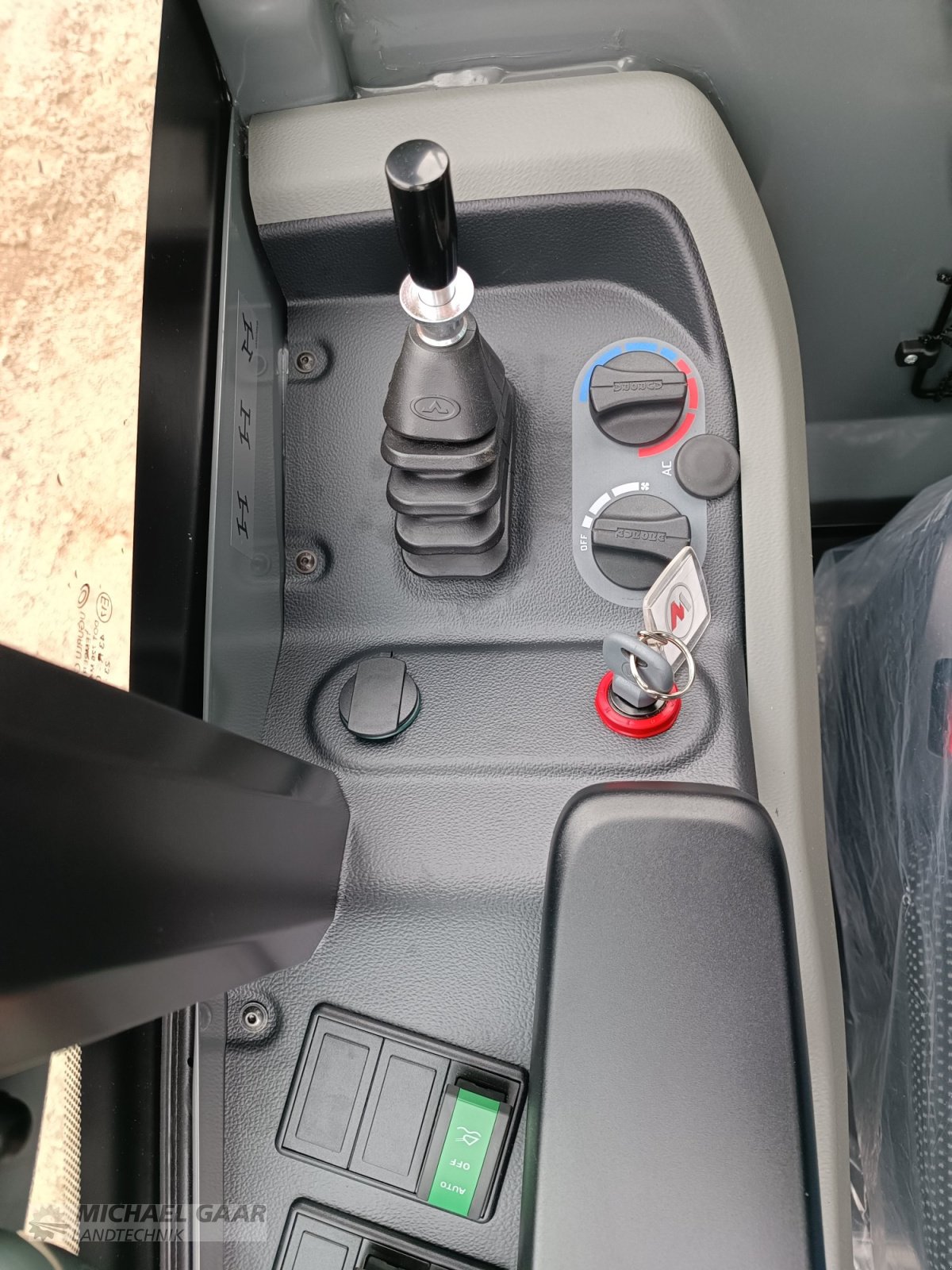 Kompaktlader des Typs Kramer KL 14.5, Neumaschine in Höhenkirchen-Siegertsbrunn (Bild 11)