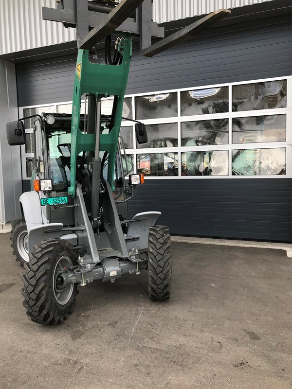 Kompaktlader of the type Kramer KL 19.5, Ausstellungsmaschine in Henau (Picture 2)