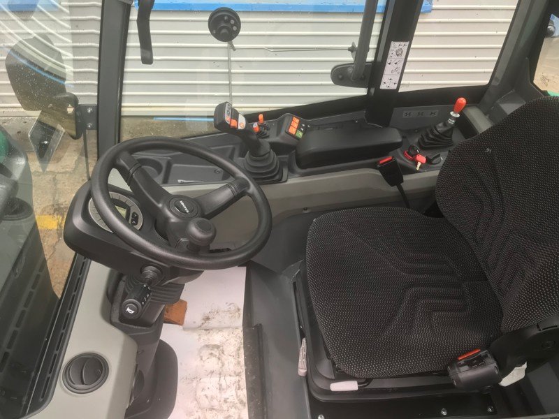 Kompaktlader of the type Kramer KL 21.5, Ausstellungsmaschine in Henau (Picture 3)