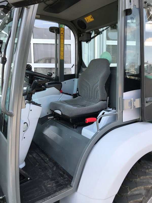 Kompaktlader of the type Kramer KL 25.5, Ausstellungsmaschine in Henau (Picture 3)