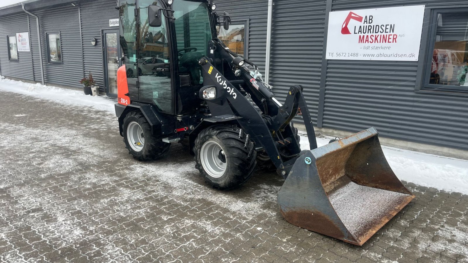 Kompaktlader tip Kubota RT210-2 Med lukket kabine kun kørt 242Timer, Gebrauchtmaschine in Rønnede (Poză 2)