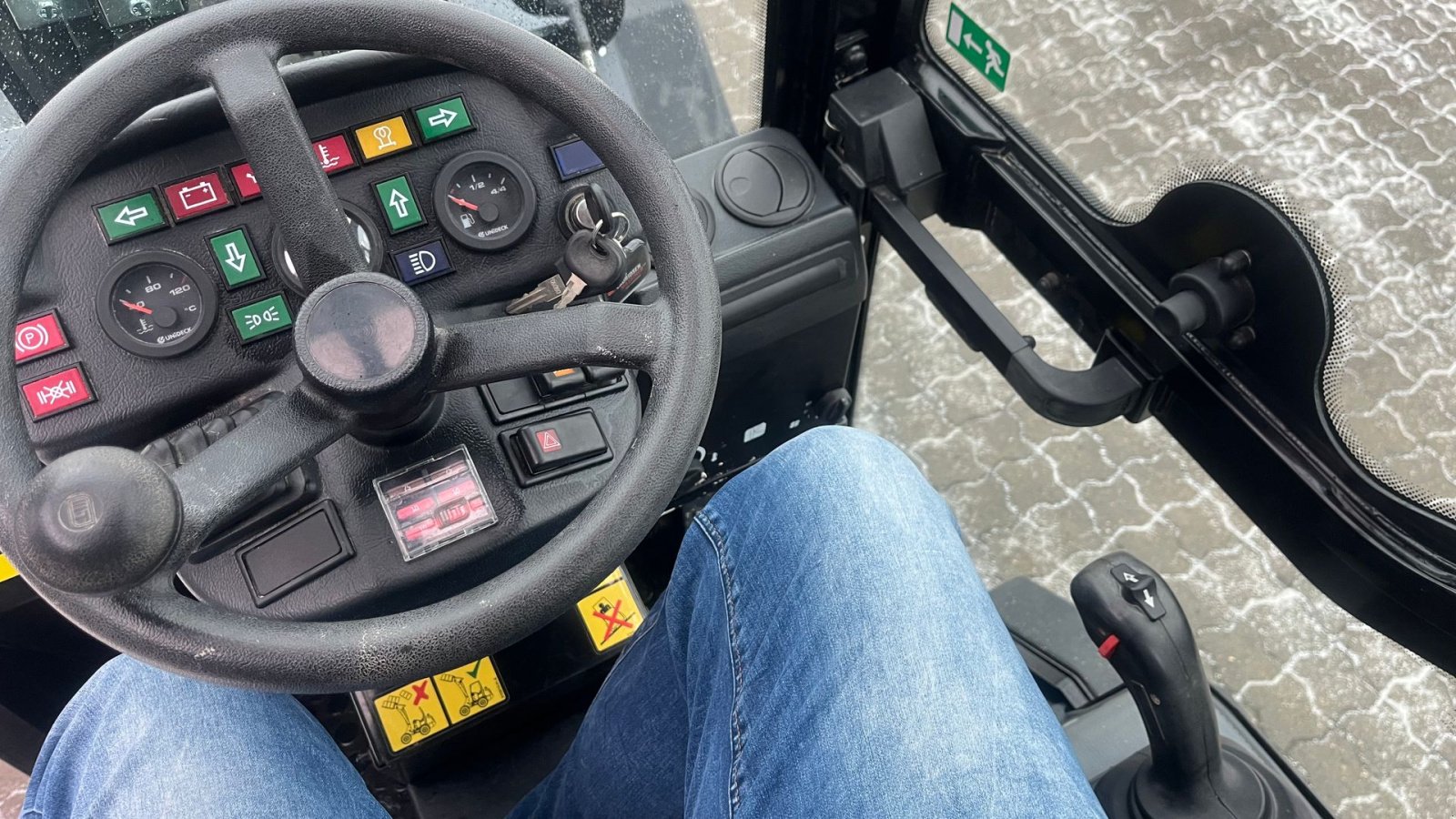 Kompaktlader tip Kubota RT210-2 Med lukket kabine kun kørt 242Timer, Gebrauchtmaschine in Rønnede (Poză 10)