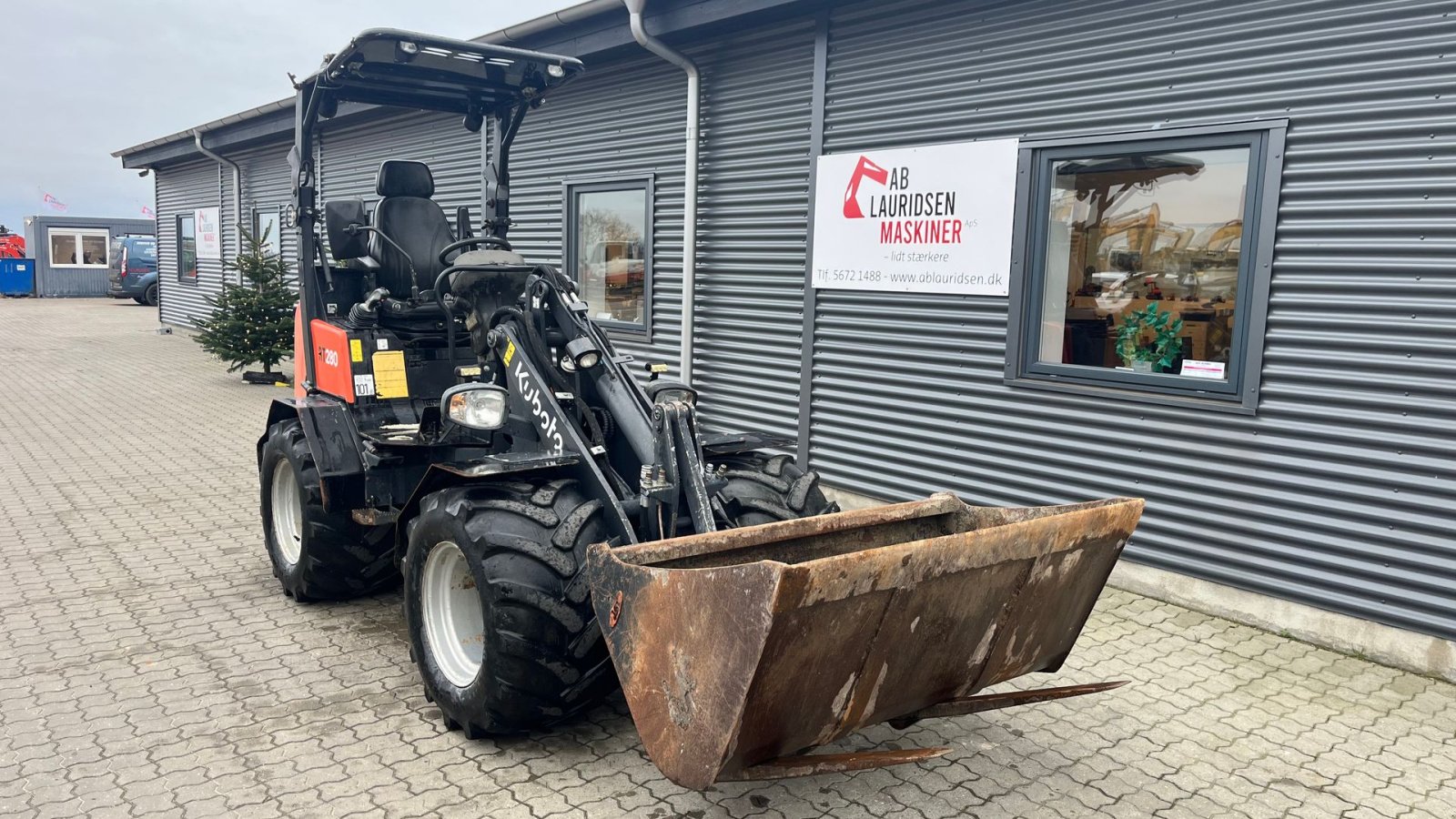 Kompaktlader of the type Kubota RT280 med skovl og gafler, Gebrauchtmaschine in Rønnede (Picture 2)