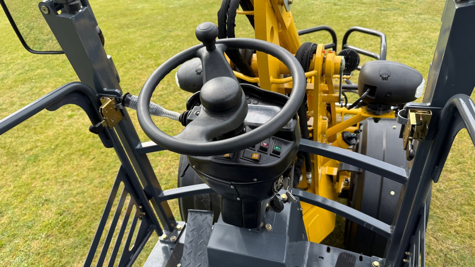 Kompaktlader des Typs MAN 2940 Foldbar bøjle, Gebrauchtmaschine in Herning (Bild 14)