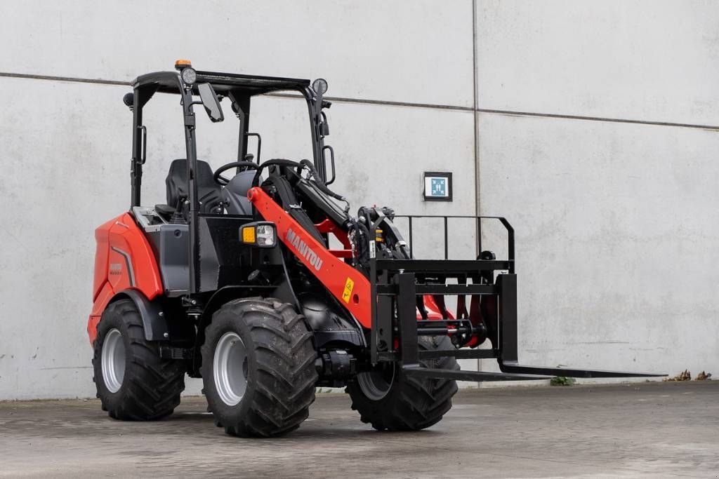 Kompaktlader des Typs Manitou MLA 3-25H, Neumaschine in Moerbeke (Bild 3)