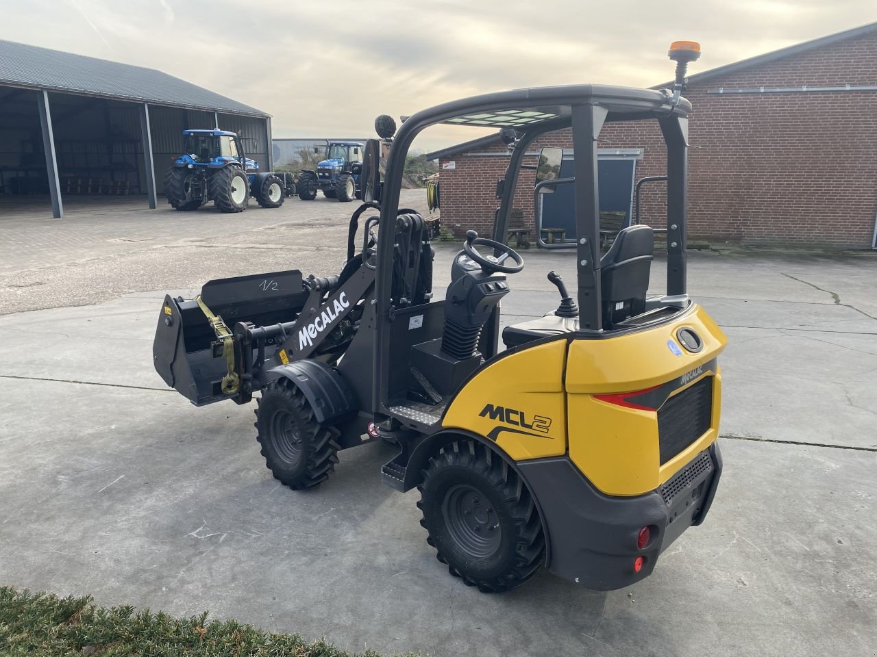 Kompaktlader of the type Mecalac Mcl2, Gebrauchtmaschine in De Mortel (Picture 2)