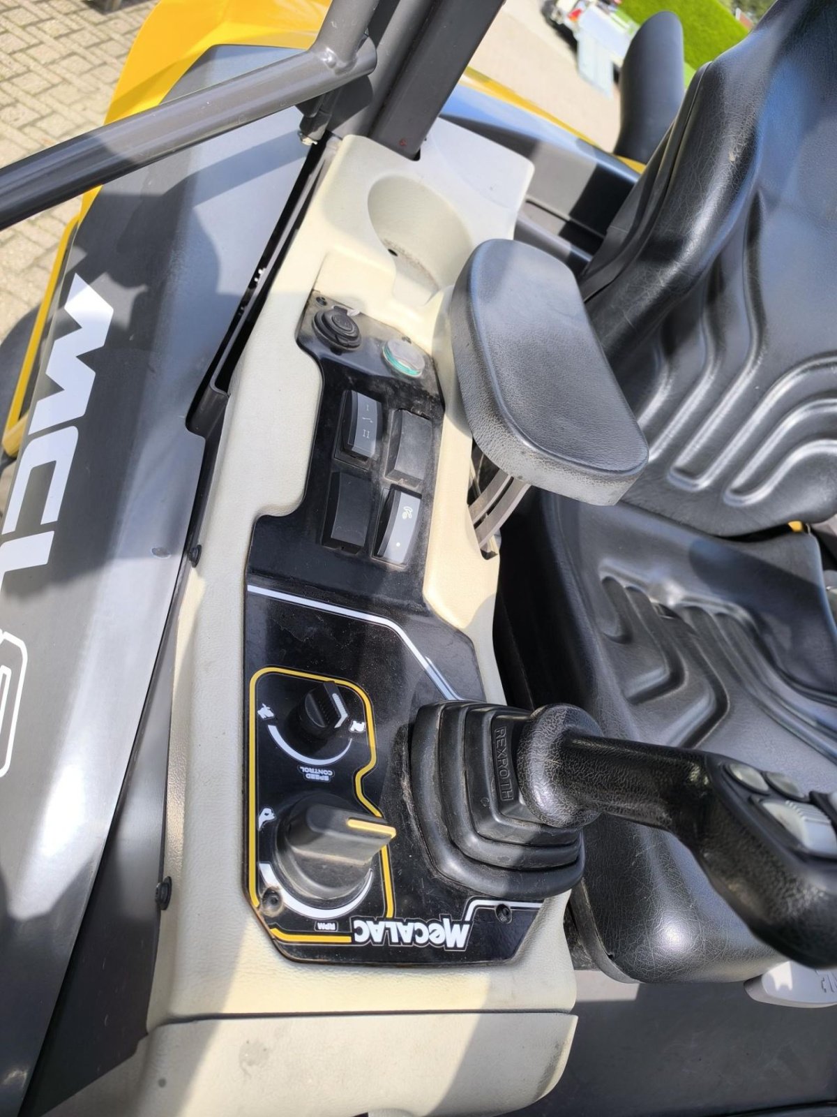 Kompaktlader of the type Mecalac MCL8, Gebrauchtmaschine in Hardegarijp (Picture 6)