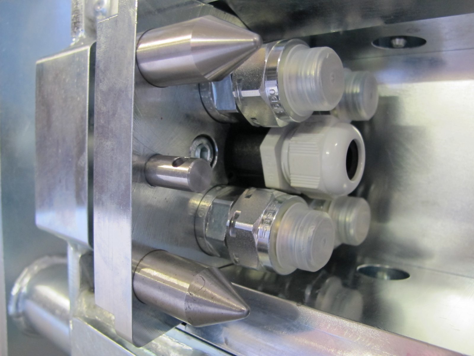 Kompaktlader des Typs MSW-GmbH Hihgspeed Oil Coupler, Neumaschine in Seekirchen (Bild 10)