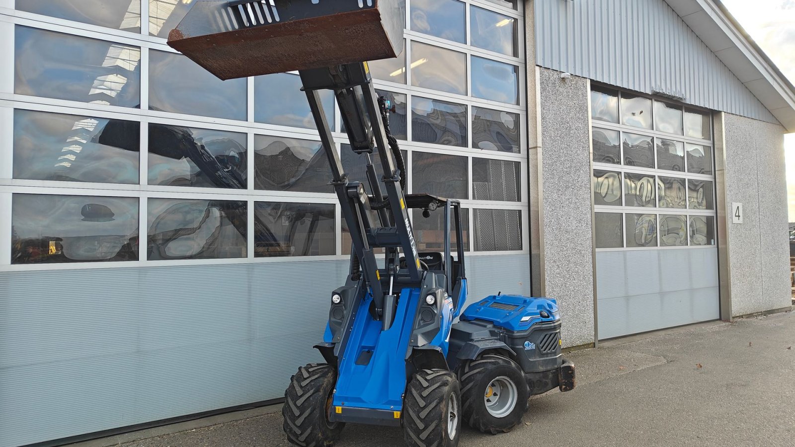 Kompaktlader tipa Multione 8.4Sk KUN 350 timer, Gebrauchtmaschine u Holstebro (Slika 4)