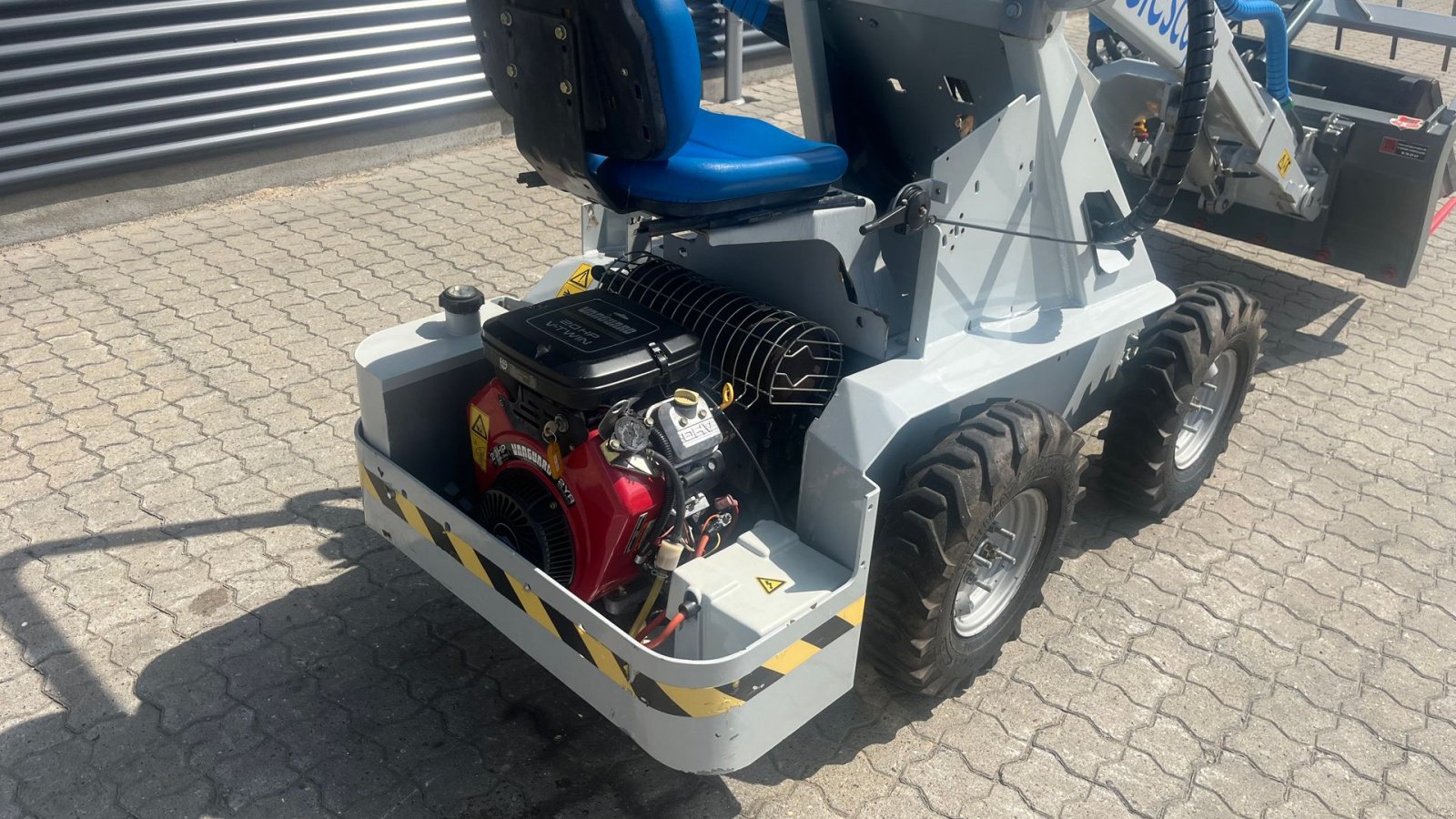 Kompaktlader tip Multione f18b  Telescopic med læsseskovl og siloklo, Gebrauchtmaschine in Rønnede (Poză 12)