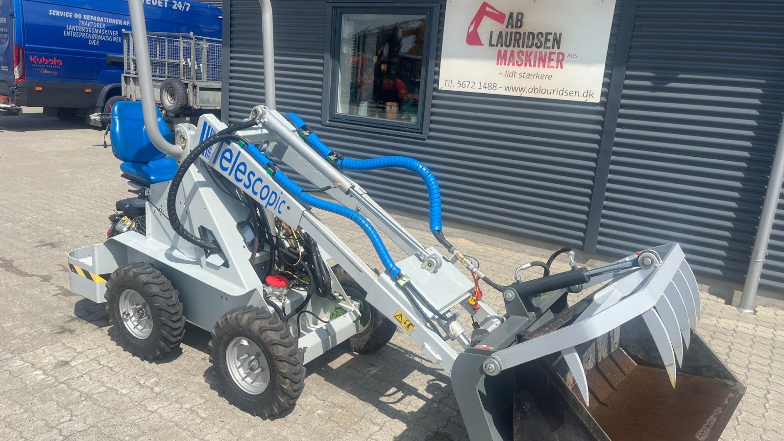 Kompaktlader tip Multione f18b  Telescopic med læsseskovl og siloklo, Gebrauchtmaschine in Rønnede (Poză 2)