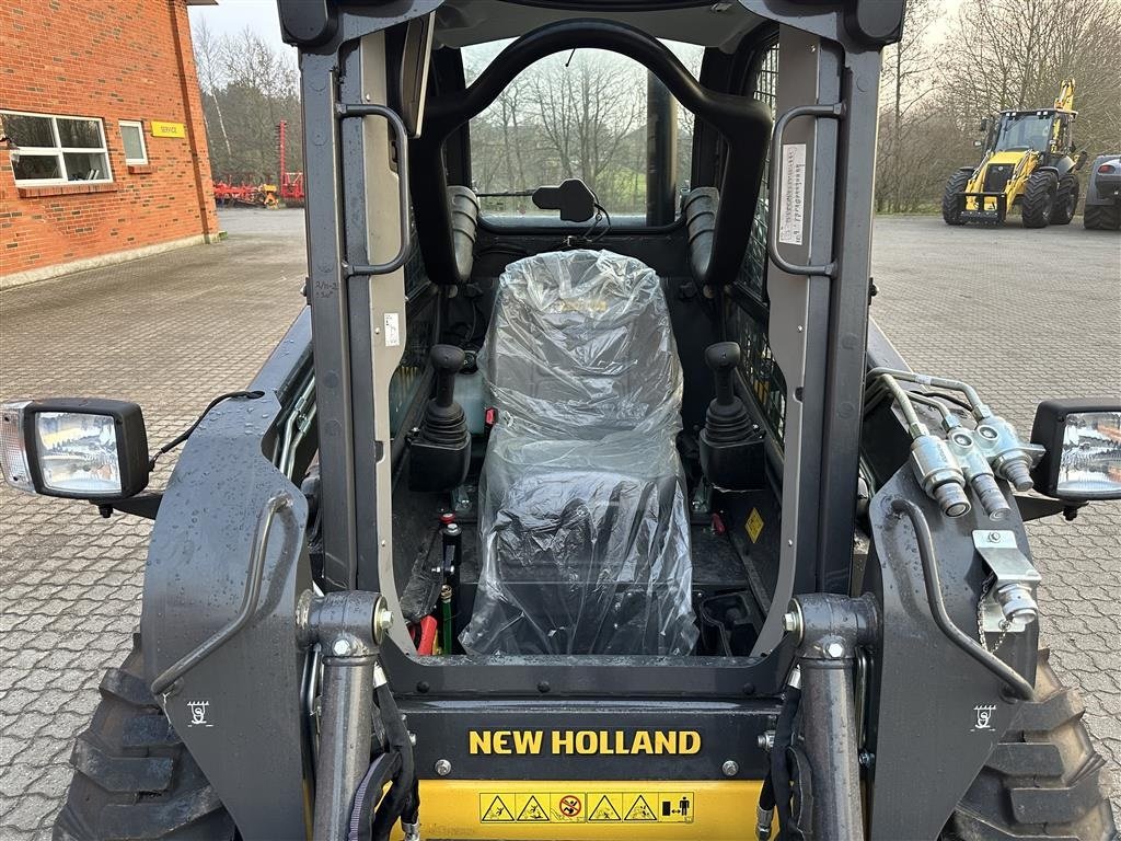 Kompaktlader of the type New Holland L318, Gebrauchtmaschine in Gjerlev J. (Picture 13)