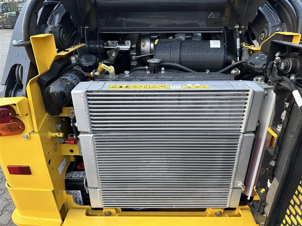 Kompaktlader of the type New Holland L318, Gebrauchtmaschine in Gjerlev J. (Picture 12)