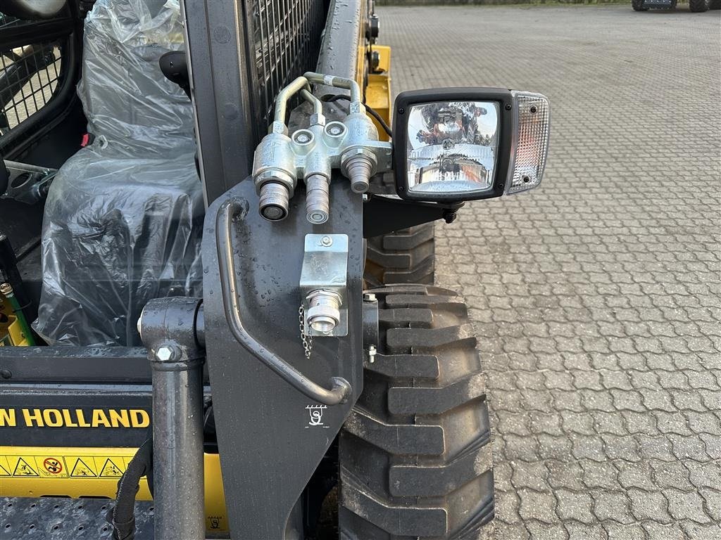 Kompaktlader of the type New Holland L318, Gebrauchtmaschine in Gjerlev J. (Picture 11)