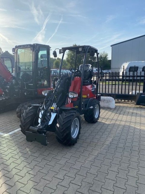 Kompaktlader of the type Norcar a7035, Neumaschine in Hedel (Picture 2)