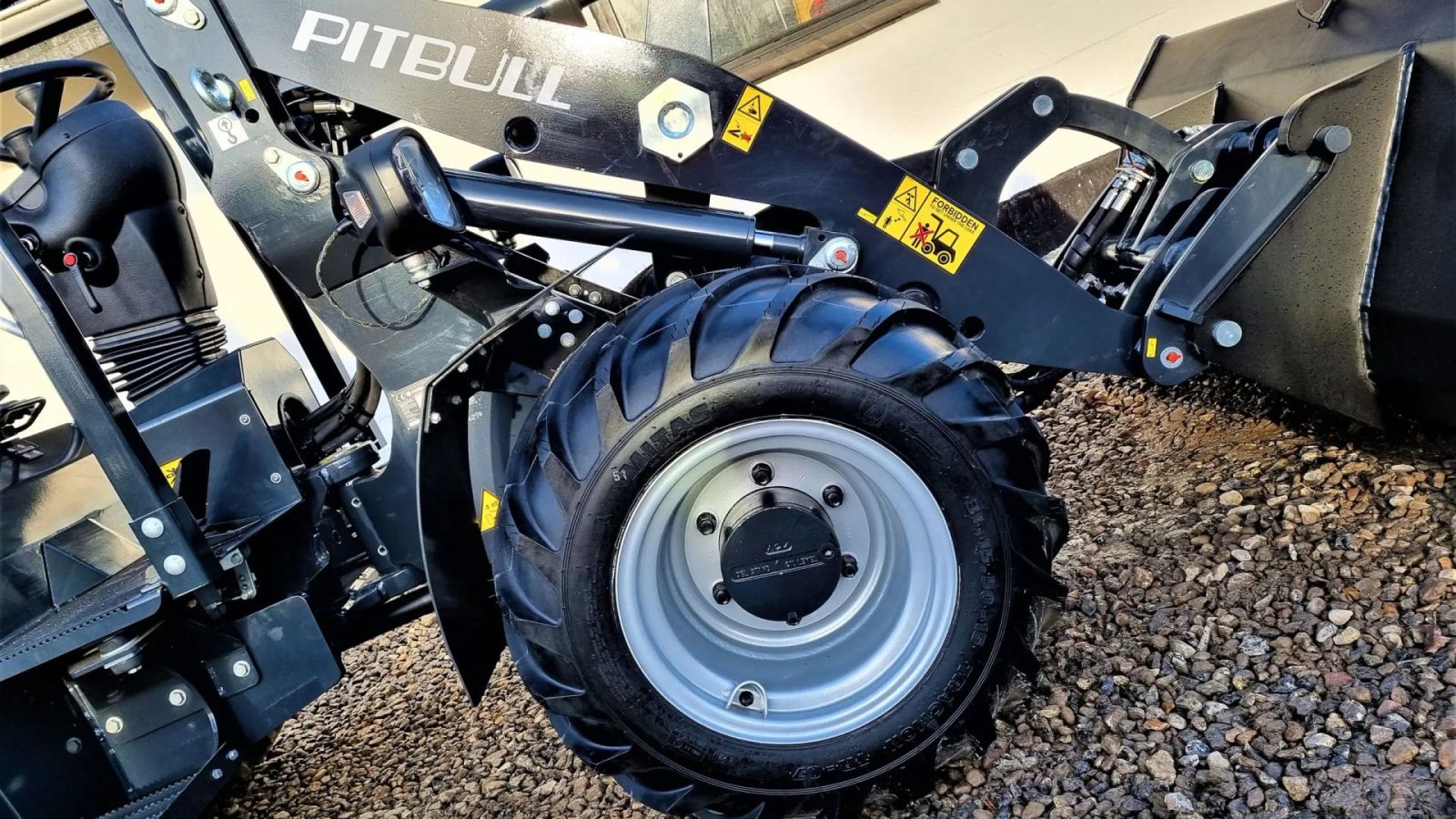 Kompaktlader of the type Pitbull X24-26V / fabriksny / DK edition - ny model / med redskaber, Gebrauchtmaschine in Arden (Picture 11)