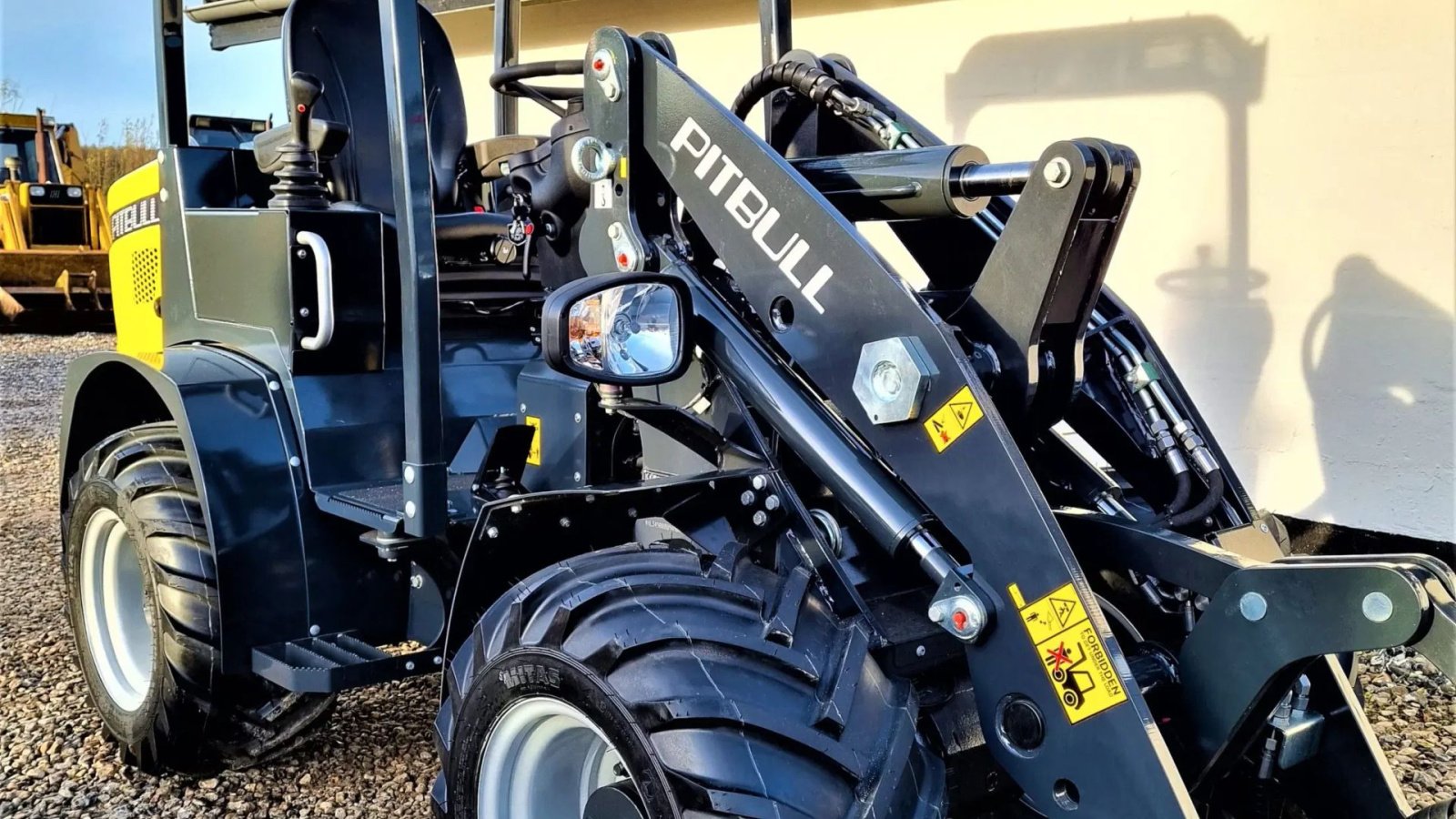 Kompaktlader of the type Pitbull X24-26V / fabriksny / DK edition - ny model / med redskaber, Gebrauchtmaschine in Arden (Picture 2)