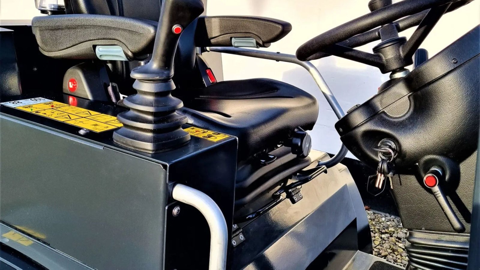 Kompaktlader of the type Pitbull X24-26V / fabriksny / DK edition - ny model / med redskaber, Gebrauchtmaschine in Arden (Picture 16)