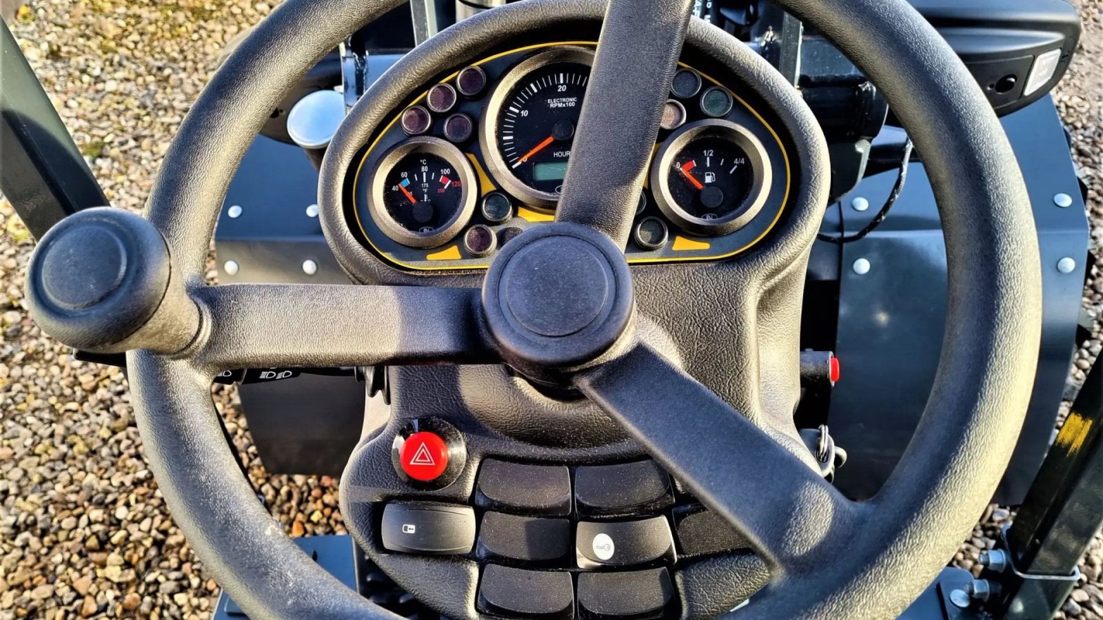 Kompaktlader of the type Pitbull X24-26V / fabriksny / DK edition - ny model / med redskaber, Gebrauchtmaschine in Arden (Picture 15)