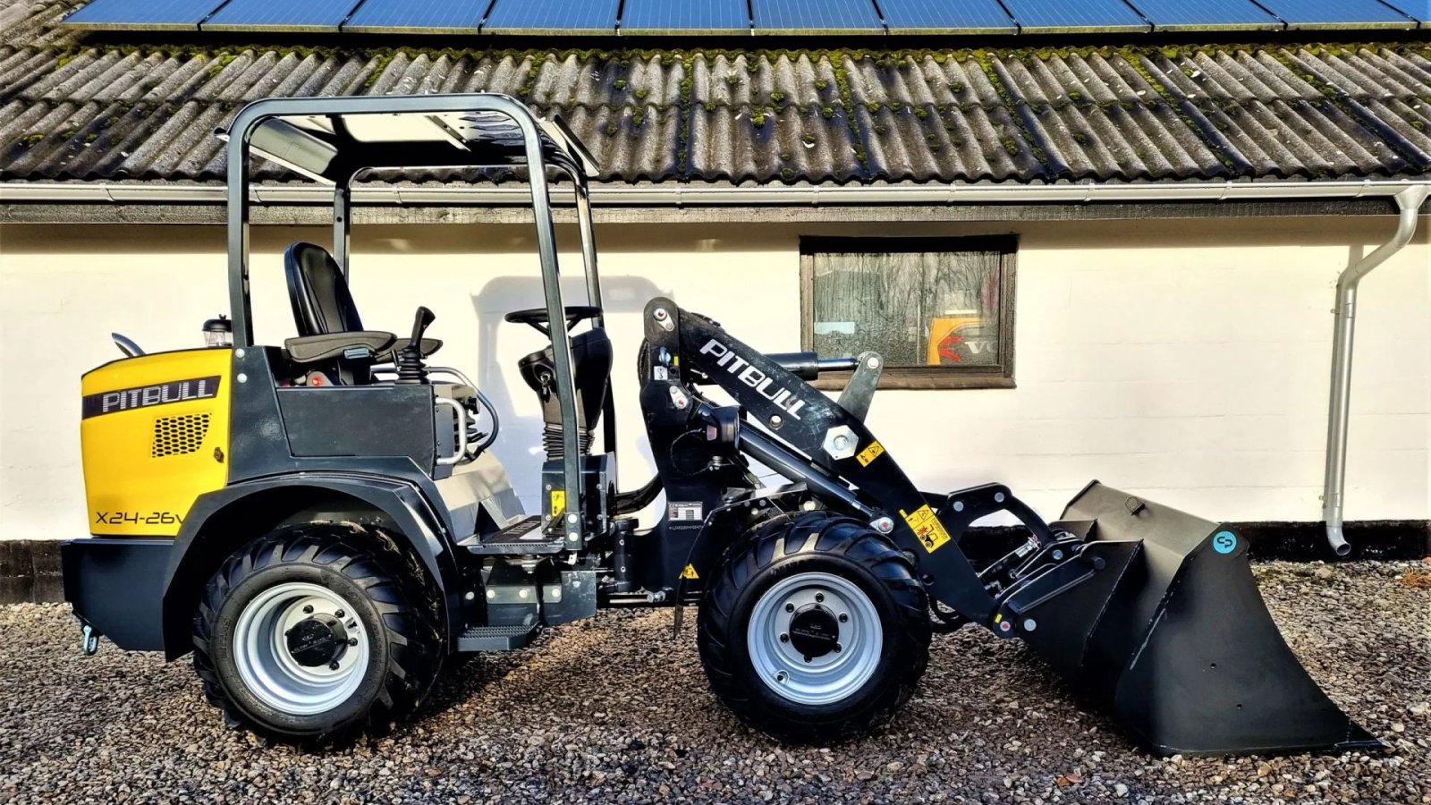 Kompaktlader of the type Pitbull X24-26V / fabriksny / DK edition - ny model / med redskaber, Gebrauchtmaschine in Arden (Picture 1)