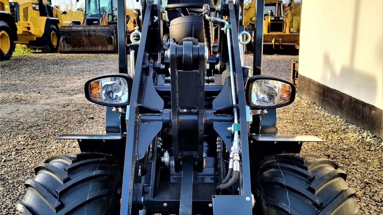 Kompaktlader of the type Pitbull X24-26V / fabriksny / DK edition - ny model / med redskaber, Gebrauchtmaschine in Arden (Picture 3)