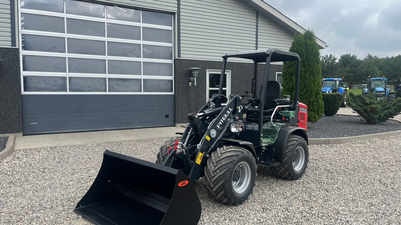 Kompaktlader of the type Pitbull X24-26V  med lyspakke, 400mm hjulmontering, Gebrauchtmaschine in Lintrup (Picture 24)