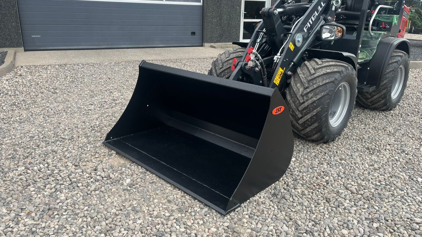 Kompaktlader of the type Pitbull X24-26V med lyspakke og 400mm hjulmontering., Gebrauchtmaschine in Lintrup (Picture 25)